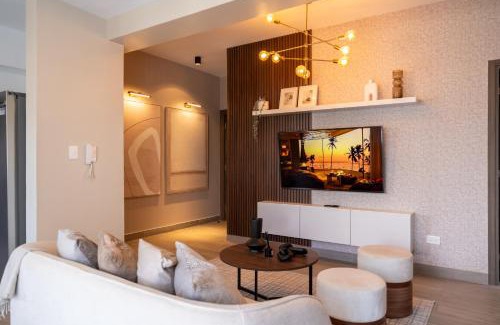 Evaristo Morales Apartment | Luxury 2Bedr, 2 Balcony Pool, Gym, Downtown Santo Domingo