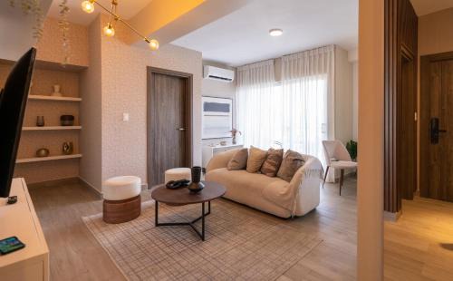 Evaristo Morales Apartment | Luxury 2Bedr, 2 Balcony Pool, Gym, Downtown Santo Domingo