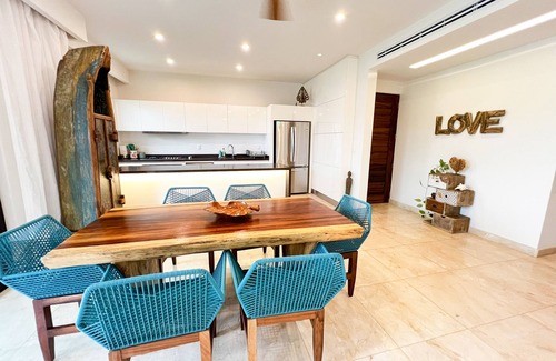 Puerto Aventuras Apartment | Luxury 3 Bedrooms, Marina View + Paddleboard, huge Pool and Prime Location.