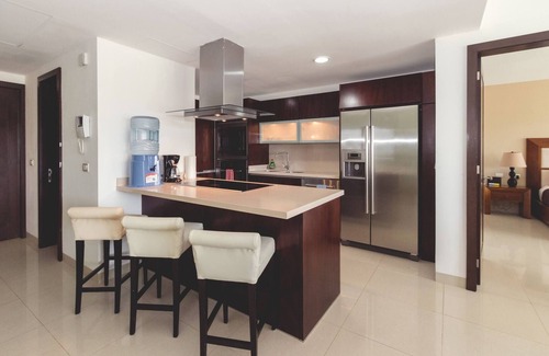 Puerto Juarez Condo | Luxury 3 BR Condo - Beachfront Complex Mareazul