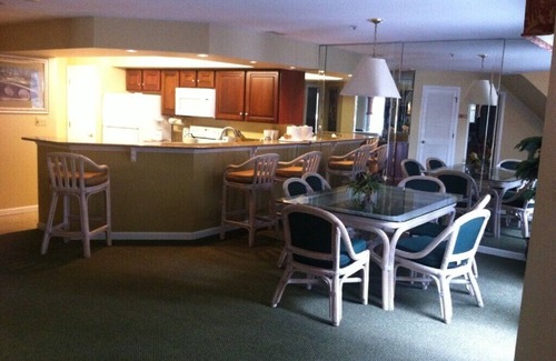 Palmetto Dunes Condo | Luxury (3) THREE bedroom Golf Condo - Port Royal Plantation area. Mid Island!