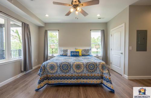 Branson House | Luxury 3BR Condo - Stairs Required - Resort Amenities - FREE TICKETS INCLUDED - FHG-308