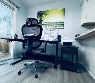 Bloomington House | LUXURY 3BR Home Near IU & Downtown