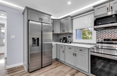 Villa Heights Cottage | Luxury 3BR House in Charlotte