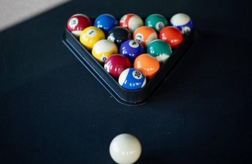 Victor Villa | Luxury 4 Acre Estate - Pickleball, Pool, Hot Tub!