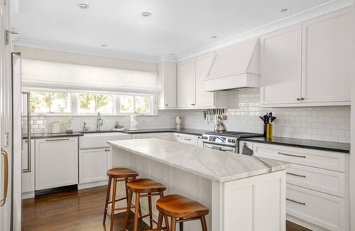 Decatur House | Luxury 4-Bed Designer Home in Decatur — Minutes to Atlanta