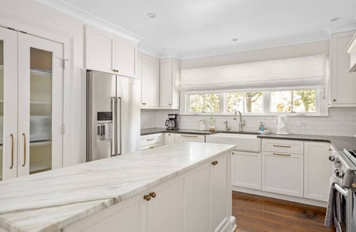 Decatur House | Luxury 4-Bed Designer Home in Decatur — Minutes to Atlanta