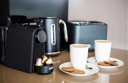 Airlie Beach Apartment | Luxury 4 Bedroom, 4.5 Bath Whitsunday Penthouse Apartment with ocean views