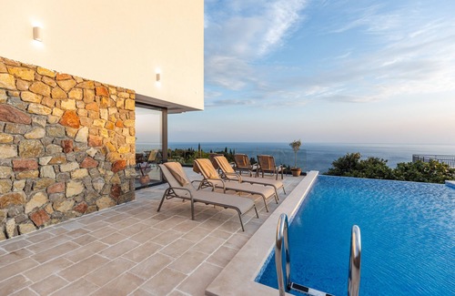 Rezevici Villa | Luxury 4-bedroom Villa Mare with infinity pool in charming Petrovac