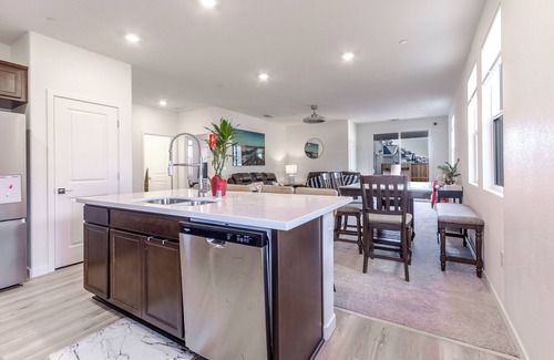 Elk Grove House | Luxury 4BR/3BA Retreat Near Casino, Parks & Fine Dining! Book Your Stay Now!