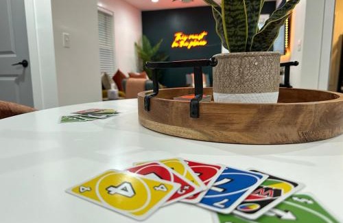 Belvedere Park Apartment | Luxury 4BR 4BA w In-law suite & Firepit Lounge