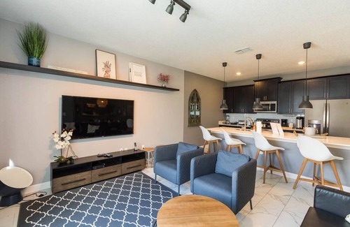 Davenport House | Luxury 4BR Villa: Private Pool - Sleeps 10 - 8924