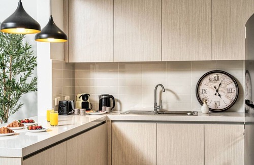 Abu Dhabi Apartment | Luxury 4BR, Yas Island by Ferrari World & Yas Mall