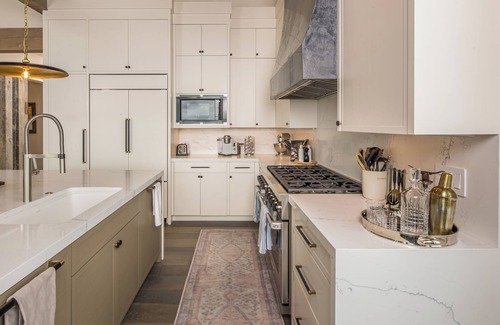 Spanish Peaks House | Luxury 5-bedroom SP Townhome with Hot Tub & Mountain Views