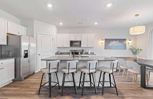 Wilmington House | Luxury 5BR/3BT+Game Room+ Office+ Near Beach