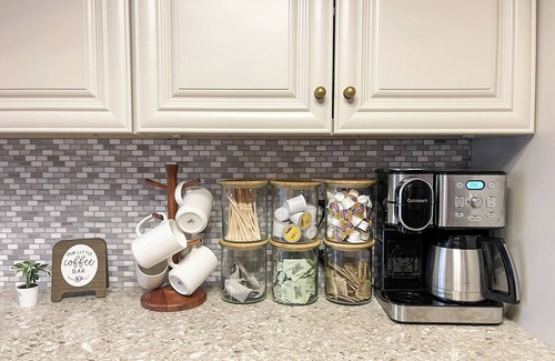 Taylors House | Luxury 6,000+ sq ft Hideaway with Heated Pool, Spa, & Sauna - near Greenville