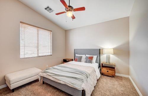 Las Vegas House | Luxury 6 BR Home Large Pool & Spa with Grassy Yard