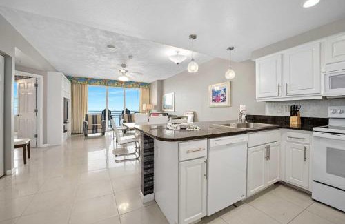 Brush - Stewarts House | Luxury 6th Floor 3 BR Condo Direct Oceanfront Wyndham Ocean Walk Resort Daytona Beach | 604
