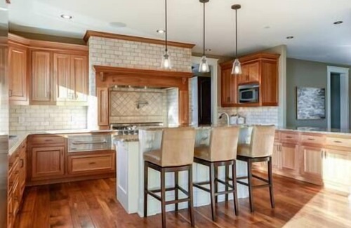 Plymouth House | Luxury 7400 sq.ft Stunning Home Theater/Sleeps 18+