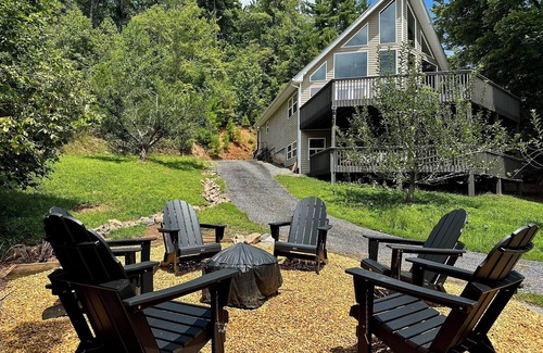 Ellijay Cabin | Luxury A-Frame Cabin, Sleeps 12, Cedar Hot Tub, Game Room, Fishing Pond, Views