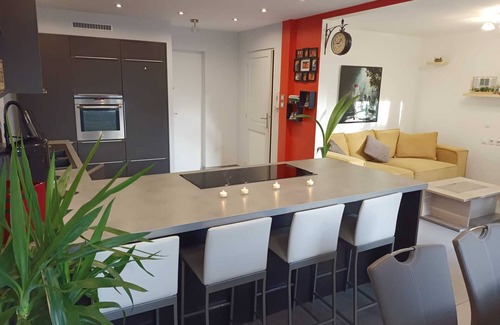 Poisy Apartment | Luxury apartment 100m2, sleeps 5, 4 km from Lake Annecy.
