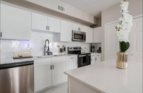 Downtown Oklahoma City Apartment | Luxury Apartment in Bricktown Riverwalk