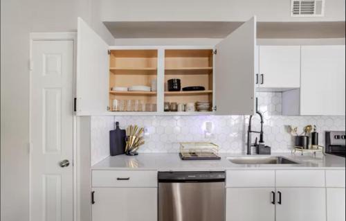 Downtown Oklahoma City Apartment | Luxury Apartment in Bricktown Riverwalk