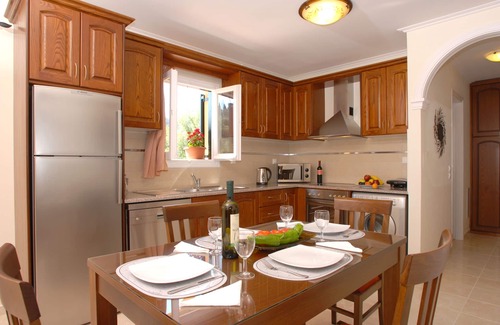 Termenades Apartment | Luxury Apartment inside Pool Villa close to Sidari