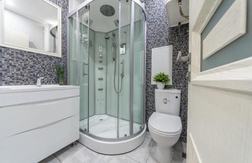 Lypky Apartment | Luxury Apartment near ТЦ Україна