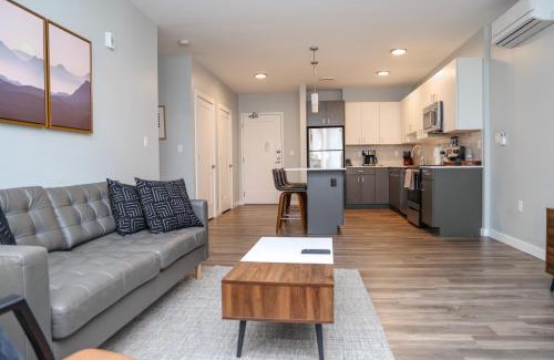 Reading Apartment | Luxury apartment with gym, steps from commuter rail #4011