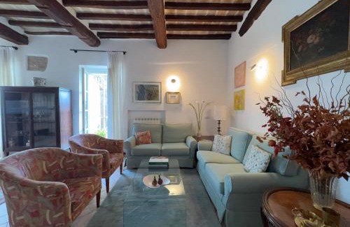Old Town Apartment | Luxury Apt Priori 46 in City Centre - ItalyWeGo