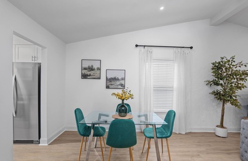 Augusta House | Luxury Augusta Townhome w/King Suite!