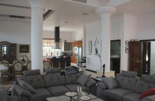 Si Rusa House | Luxury bungalow by the sea