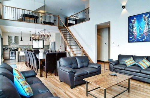 Stoneham Cottage | Luxury cottage, panoramic view over the entire valley/Ski Resort, 24 people