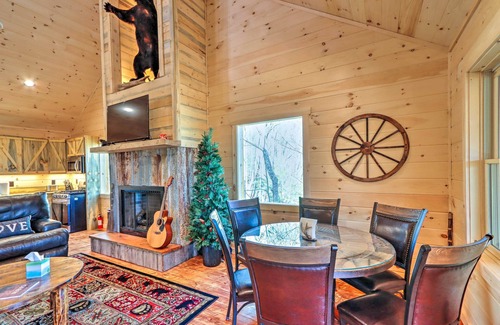 Natures Courtyard Cabin | Luxury Cabin Vacation Rental in Mineral Bluff