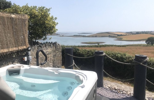 Killinchy Cabin | Luxury Cabin with private use of outdoor Hot-tub and views of Strangford Lough