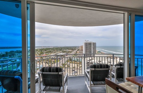 Daytona Beach Shores Condo | Luxury Comforts Oceanside - Don't Miss Sunsets!