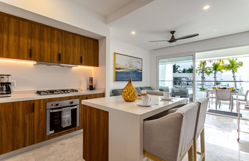 Lazaro Cardenas Condo | Luxury Condo 1BD beachfront, 8 pools at Harbor 171 1BD Condo for rent in North H