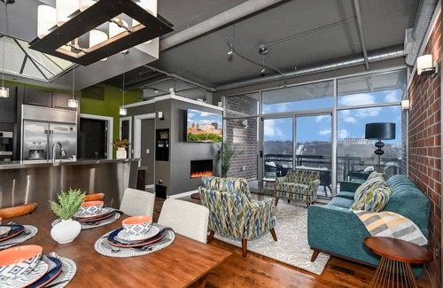 Elizabeth Park Valley Condo | Luxury Condo in Akron Northside District. Level 2 EV Charging complimentary !