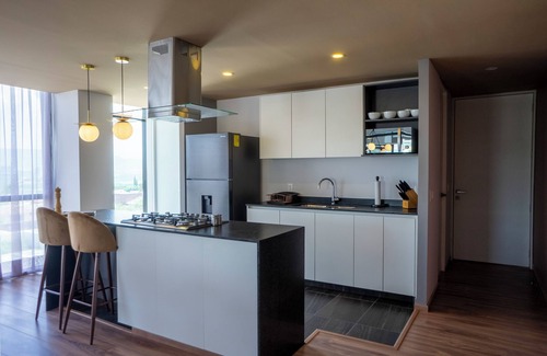 Leon Apartment | Luxury Condo Views of Festival del Globo