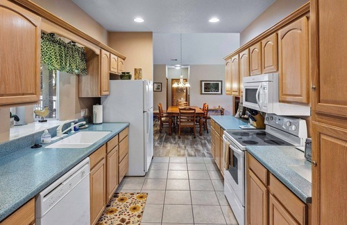 Whittier Condo | Luxury Condo w/Resort Golf Course View, Washer & Dryer, Amenities, Easy Access!