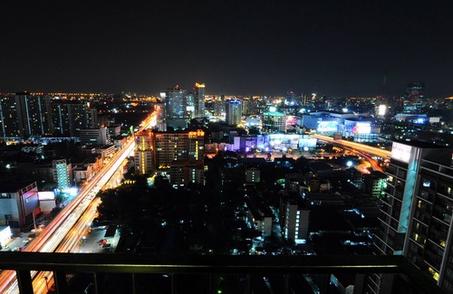 Rama 9 Condo | luxury condo with pool, 5 min to MRT Free WiFi