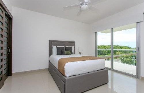 Puerto Juarez Apartment | Luxury Condos at Mareazul Beachfront Complex with Resort-Style Amenities