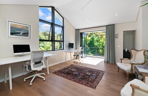 Constantia Apartment | Luxury Constantia Villa Pool & Wine Retreat