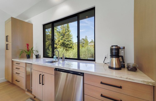 Napa Cottage | Luxury cottage minutes from Yountville with Pool/SPA Access