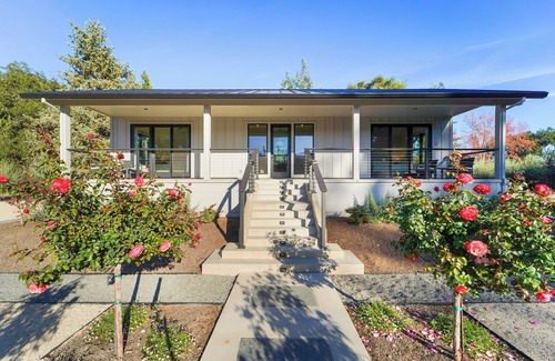 Napa Cottage | Luxury cottage minutes from Yountville with Pool/SPA Access