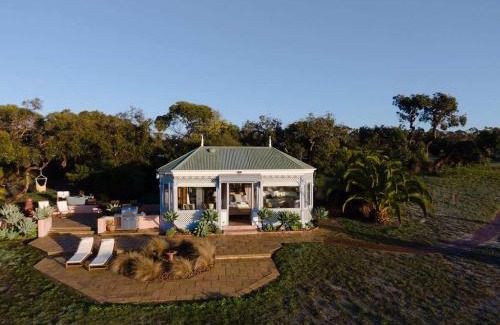 Waitpinga Apartment | Luxury Couples Hideaway by the Sea
