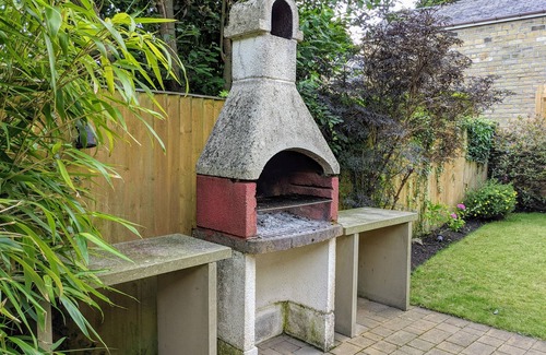 Stainland House | Luxury Detached 4 Bedroom House Semi-Rural Location