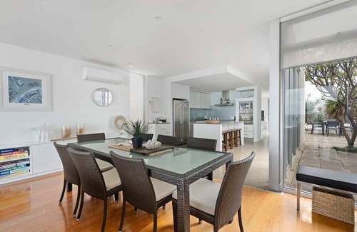 Hayborough House | Luxury Esplanade Beach House - 2A Olivers Pde, Hayborough