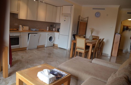 Buenas Noches Apartment | Luxury Estepona Apartment, 6 Pools Nr. Beach, Shop, Restaurants, Costa del Sol.